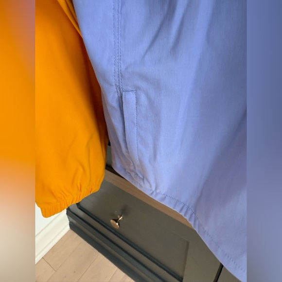 NWT • The North Face V Windbreaker • S • periwinkle gold - Picture 5 of 9